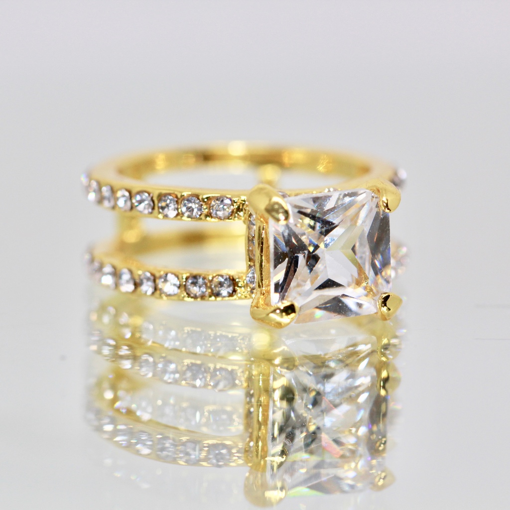 18k Gold Plated Double Bridge Princess White Topaz 45$